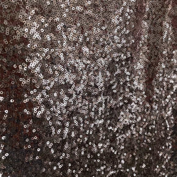 Dress. - Picture 2 of 4